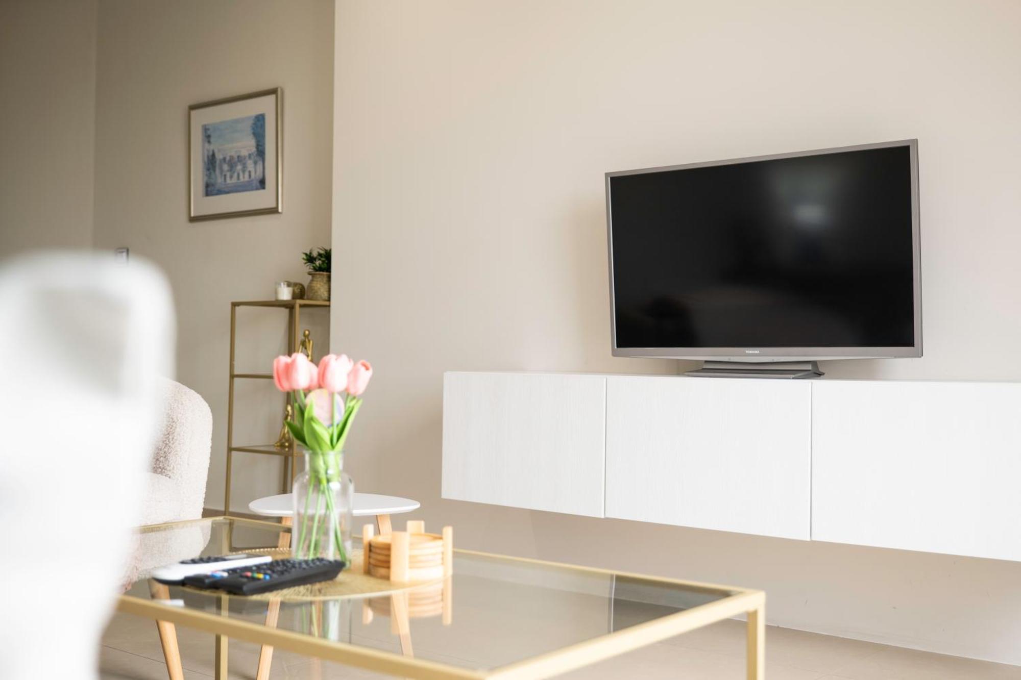 Golden Harbour - 2 Bedrooms, 2 Bathrooms 그지라 외부 사진