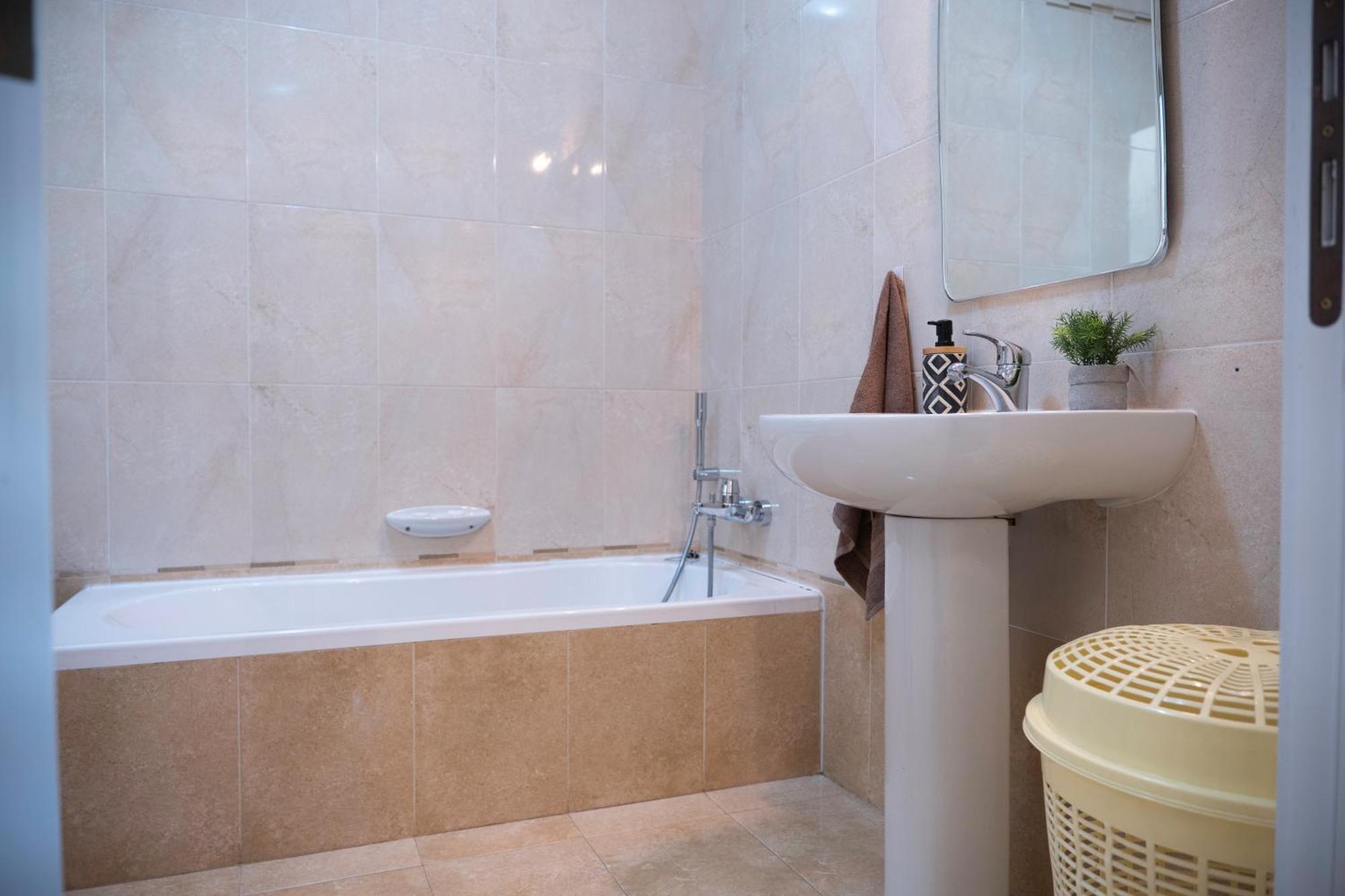 Golden Harbour - 2 Bedrooms, 2 Bathrooms 그지라 외부 사진
