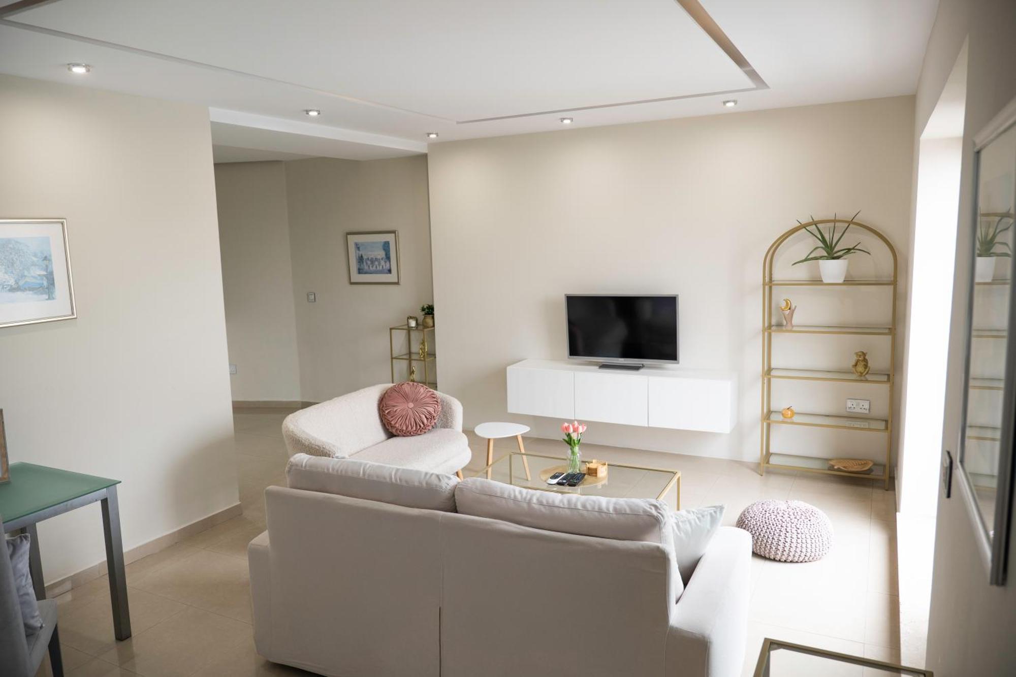 Golden Harbour - 2 Bedrooms, 2 Bathrooms 그지라 외부 사진