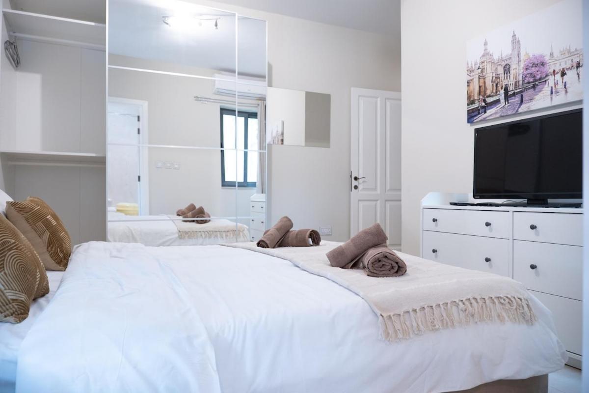 Golden Harbour - 2 Bedrooms, 2 Bathrooms 그지라 외부 사진